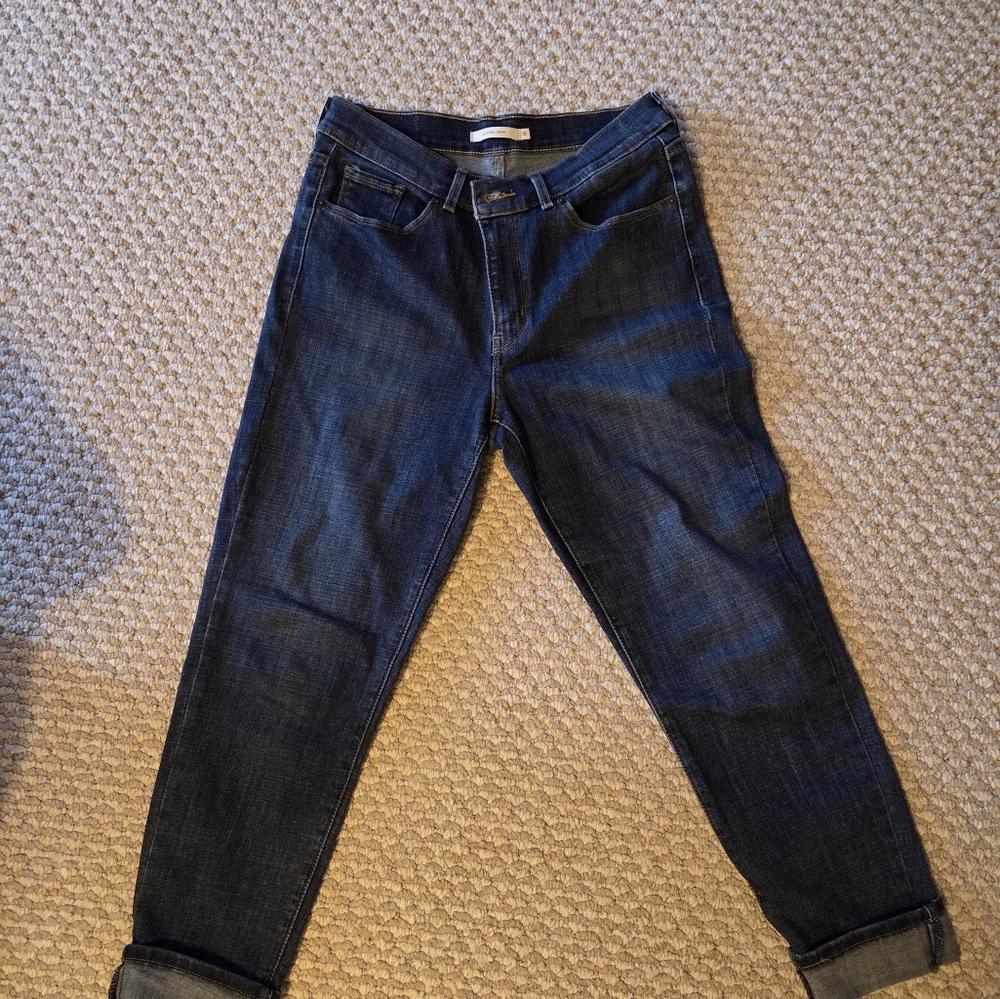 Levi's Classic Indigo Capris - Picture 5 of 7